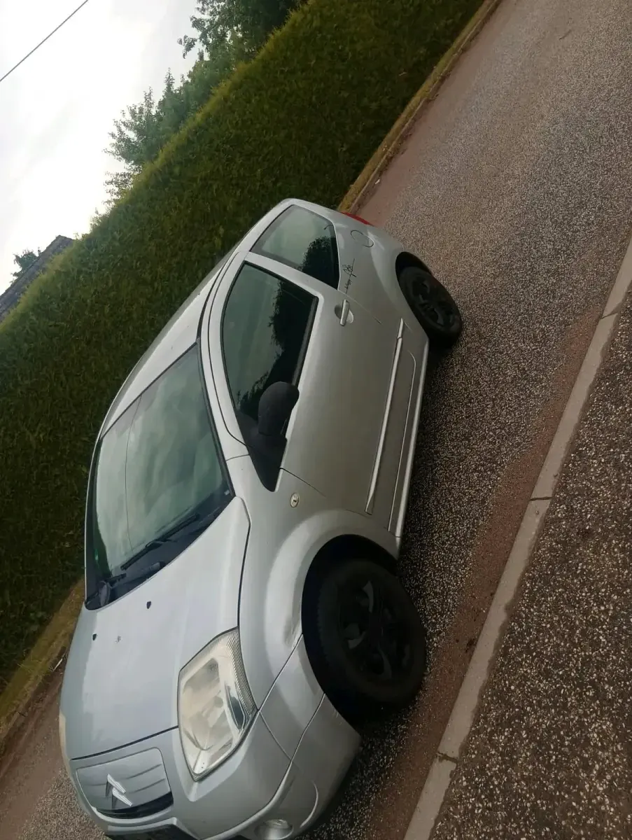 Gebraucht Citroën C2 60 PS (44 kW) 2006 Silber Kleinwagen