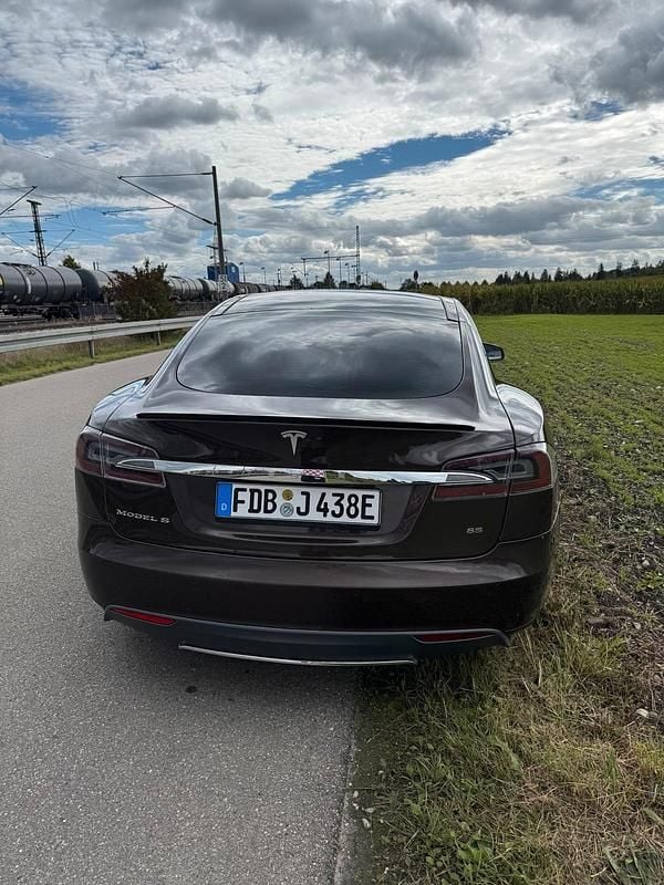 Second-hand Tesla Model S 274 kW (373 CP) 2014 Hatchback