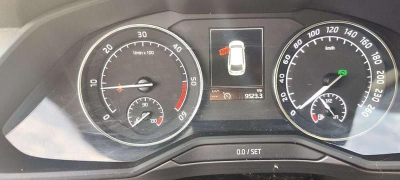 Gebraucht Skoda Superb Style 190 PS (139 kW) 2016 Weiß Kombi