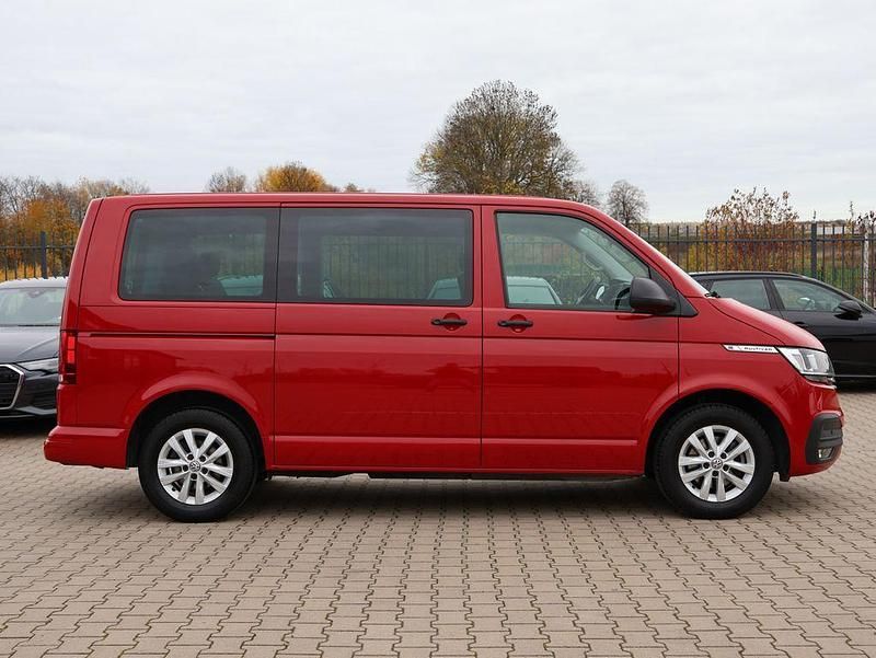 Usado VW Multivan Family 150 HP (110 kW) 2020 Vermelho Monovolume