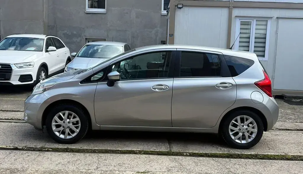Gebraucht Nissan Note Acenta+ 80 PS (58 kW) 2015 Silber Kleinwagen