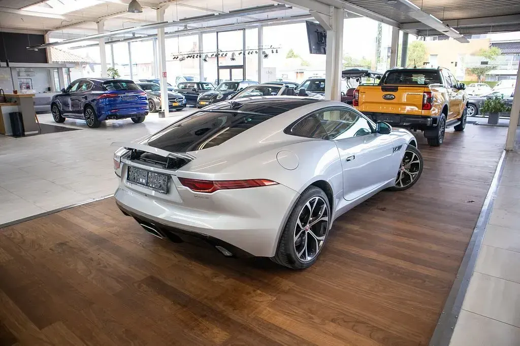Gebraucht Jaguar F-Type 300 PS (220 kW) 2023 Silber Coupé
