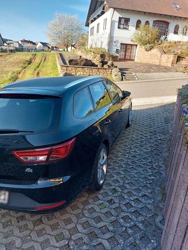 Second-hand Seat Leon ST FR 150 CP (110 kW) 2016 Negru Break