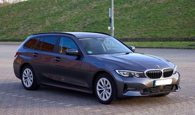 Gebraucht BMW 320 Performance 190 PS (139 kW) 2020 Grau Kombi