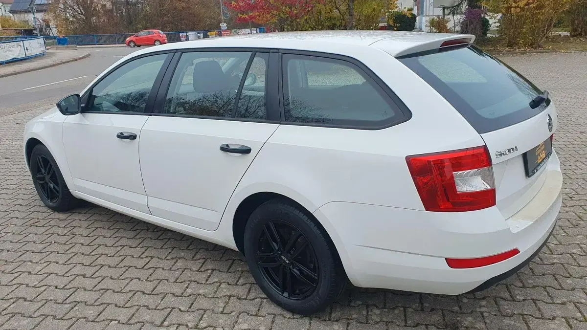Gebraucht Skoda Octavia Active 90 PS (66 kW) 2015 Weiß Kombi
