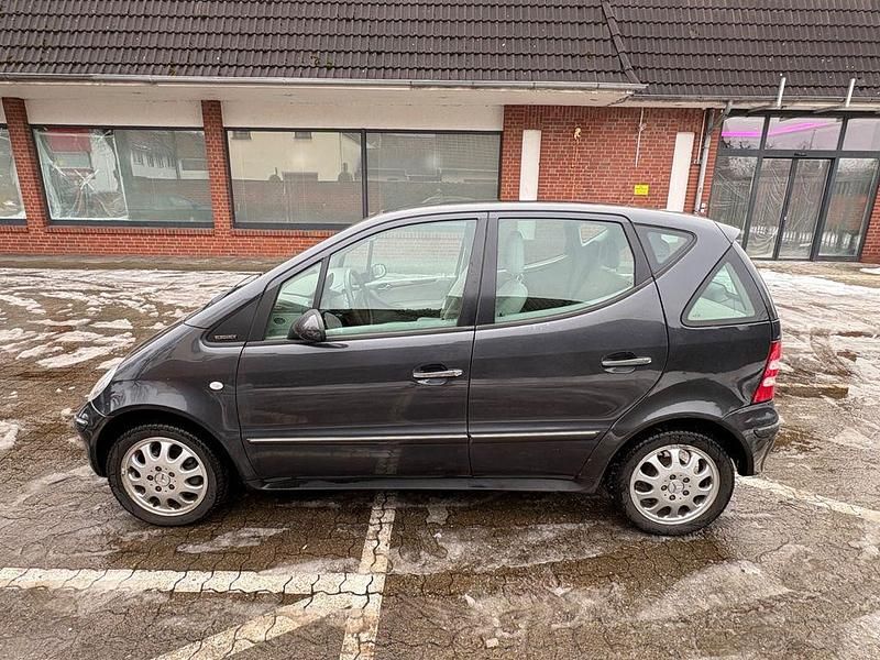 Gebraucht Mercedes A160 Elegance 102 PS (75 kW) 2003 Blau Van / Kleinbus
