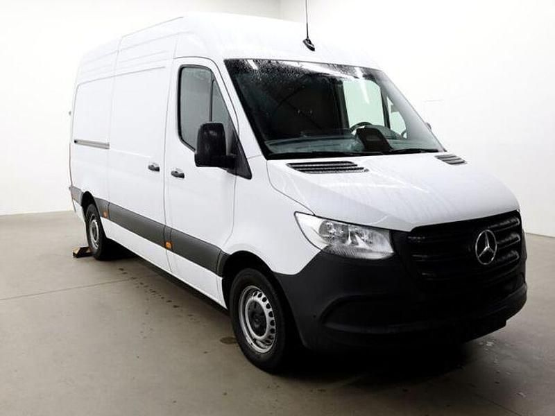 Gebraucht Mercedes Sprinter 170 PS (125 kW) 2025 Arktikweiß Van