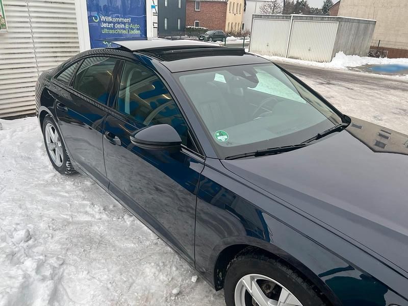 Gebraucht Audi A6 Comfort 163 PS (119 kW) 2020 Blau Limousine