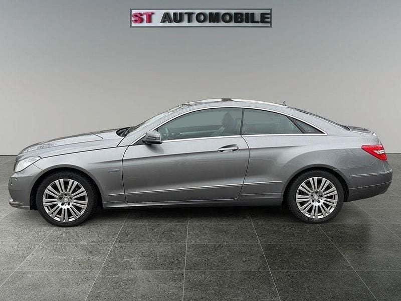 Gebraucht Mercedes E220 170 PS (125 kW) 2011 Silber Coupé