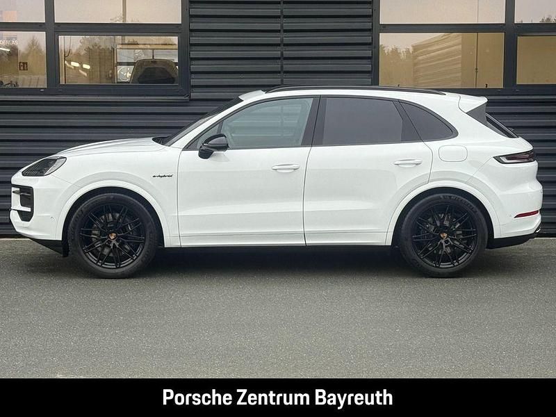 Neu Porsche Cayenne E-Hybrid Black Edition 470 PS (345 kW) 2025 Weiss SUV