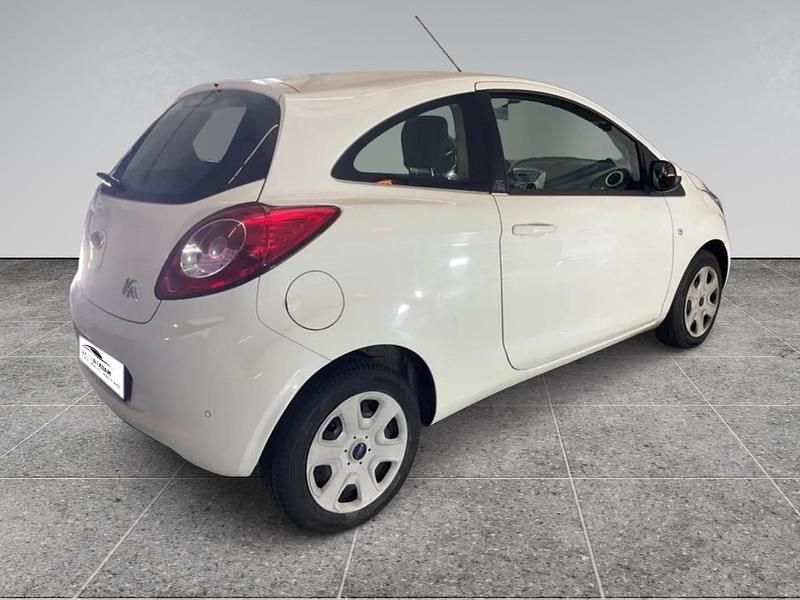 Gebraucht Ford Ka Trend 69 PS (50 kW) 2012 Weiß Kleinwagen