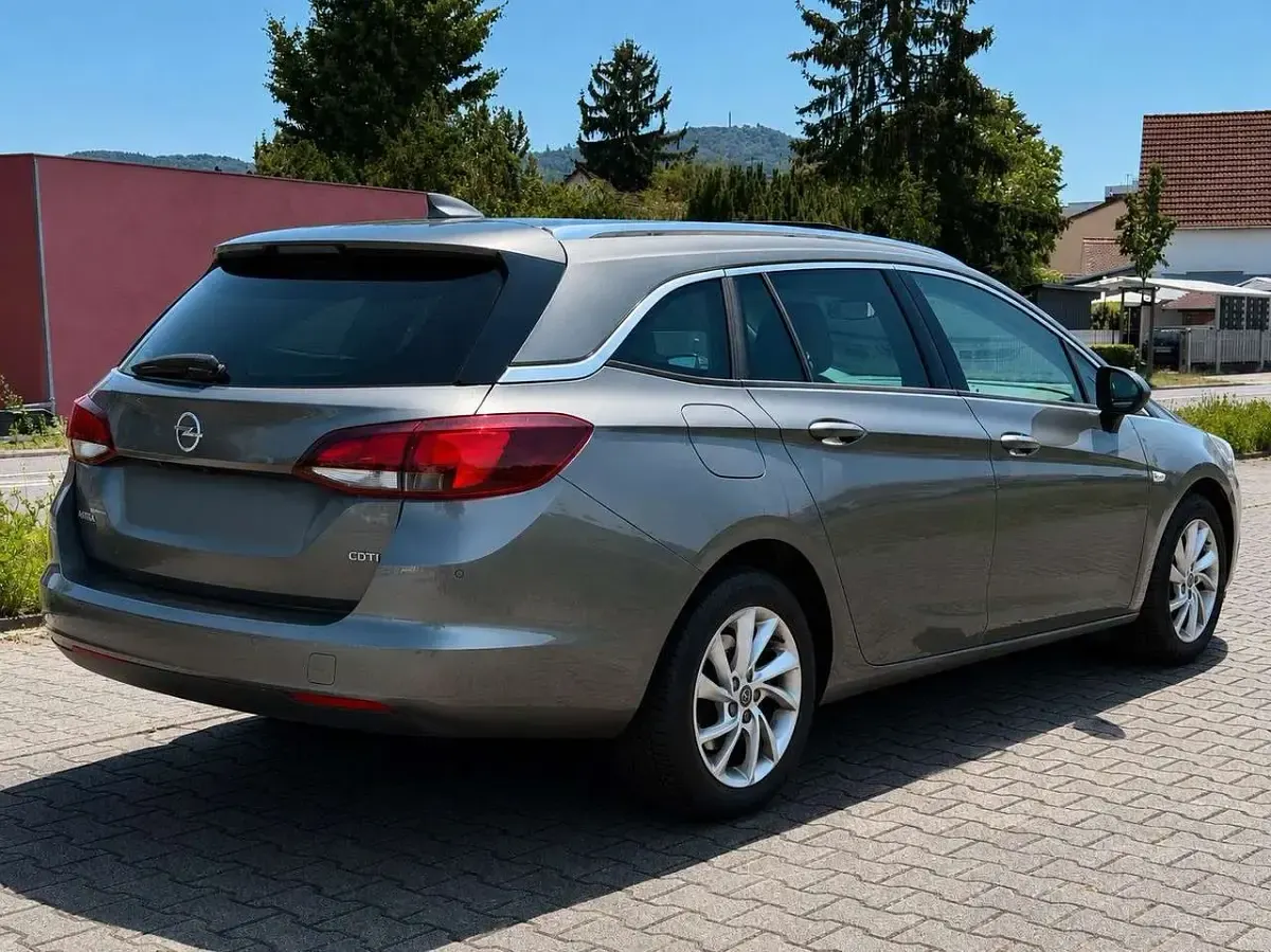 Gebraucht Opel Astra Innovation 136 PS (100 kW) 2017 Grau Kombi