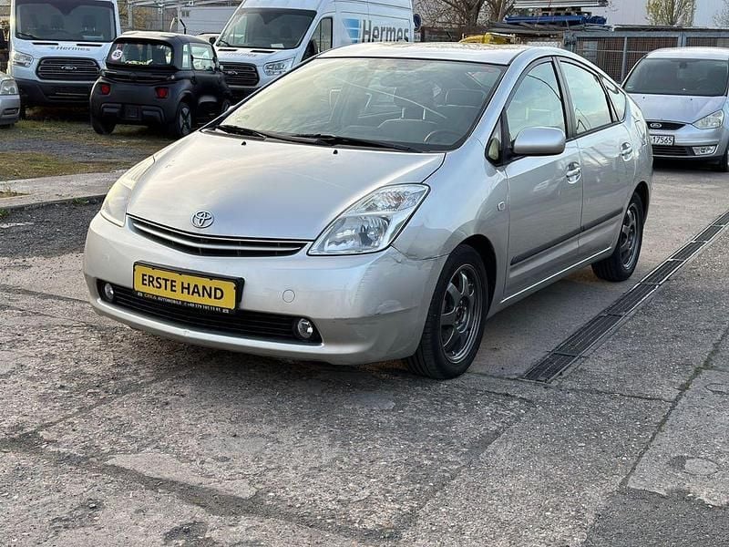 Gebraucht Toyota Prius Executive 77 PS (56 kW) 2004 Silber Kleinwagen
