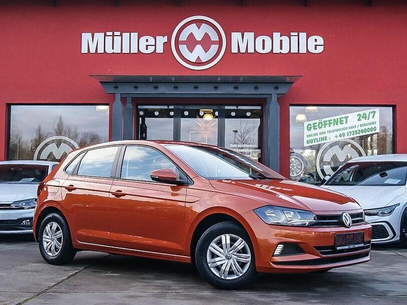 Gebraucht VW Polo Trendline 65 PS (47 kW) 2018 Energetic orange metallic Limousine