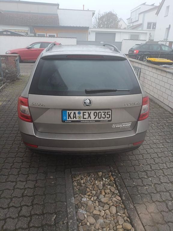 Gebraucht Skoda Octavia Style 150 PS (110 kW) 2019 Grau Kombi