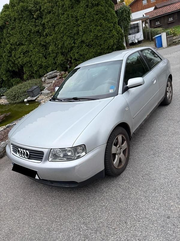Silber Gebraucht 2002 Audi A3 Kleinwagen | 900 € (Superpreis) - Bild 1/4