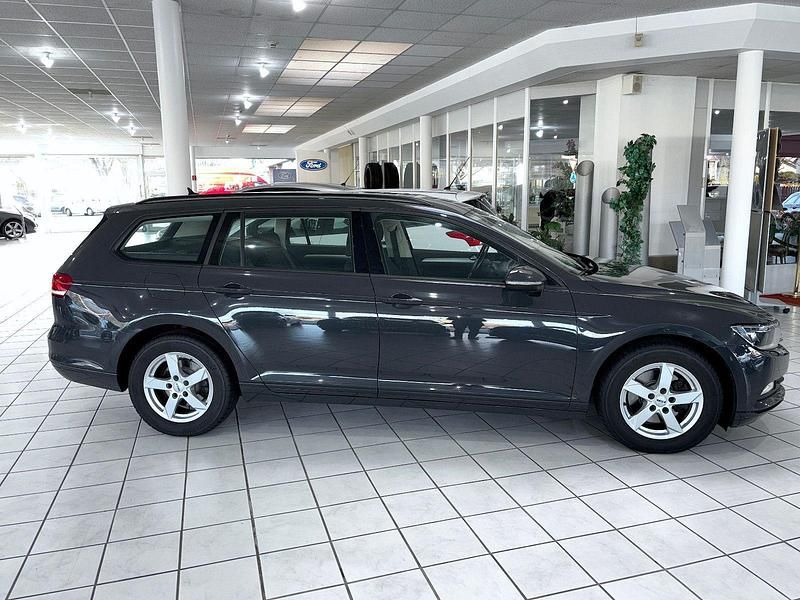Gebraucht VW Passat 150 PS (110 kW) 2014 Uranograu Kombi