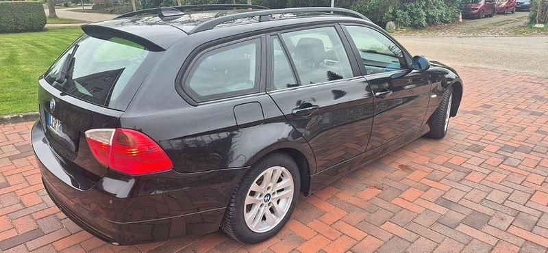 Gebraucht BMW 320 163 PS (119 kW) 2006 Schwarz Kombi