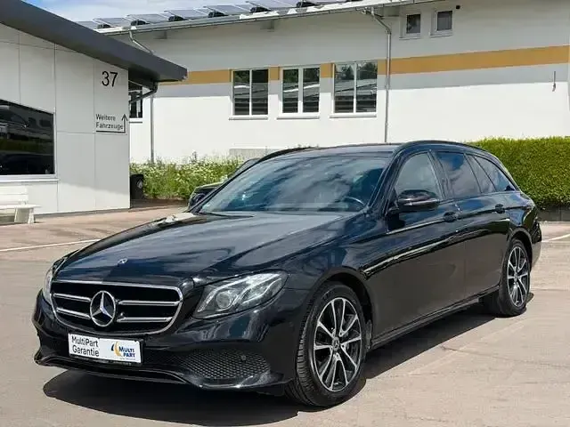 Gebraucht Mercedes E400 Avantgarde 340 PS (250 kW) 2019 Schwarz Limousine