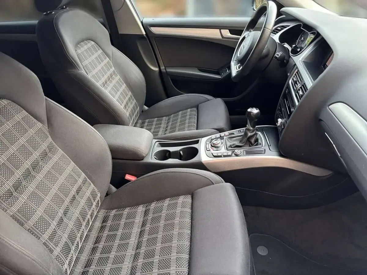 Gebraucht Audi A4 Ambition 120 PS (88 kW) 2014 Schwarz Kombi