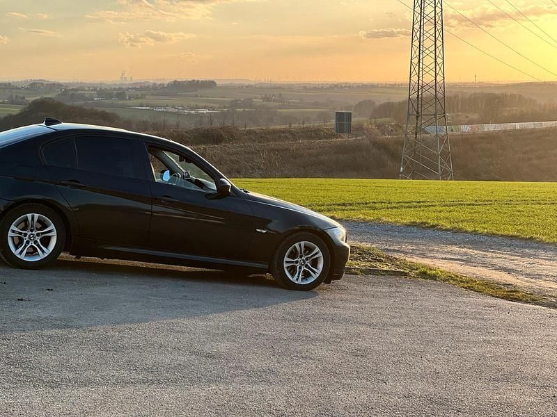 Gebraucht BMW 316 116 PS (85 kW) 2011 Schwarz Limousine