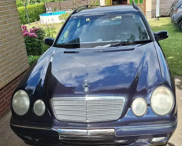 Gebraucht Mercedes 240 170 PS (125 kW) 2001 Blau Kombi