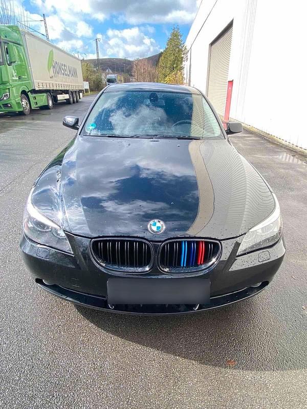 Gebraucht BMW 523 177 PS (130 kW) 2006 Schwarz Kombi