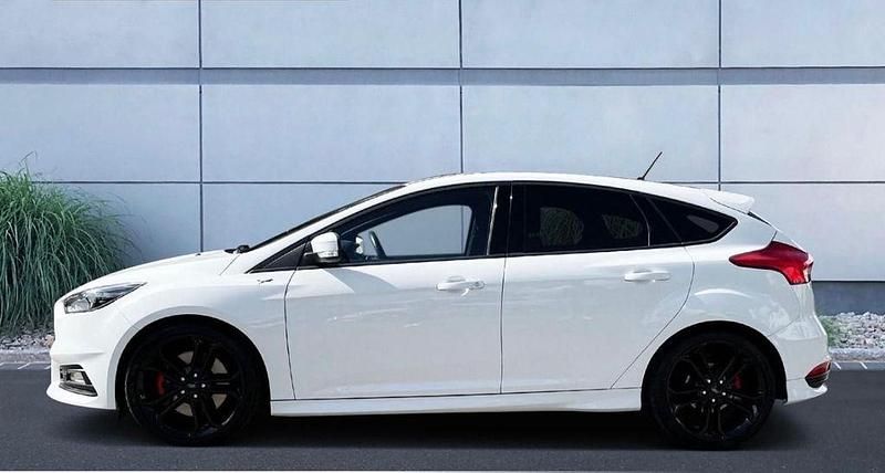 Gebraucht Ford Focus Sport 250 PS (183 kW) 2018 Weiß Limousine