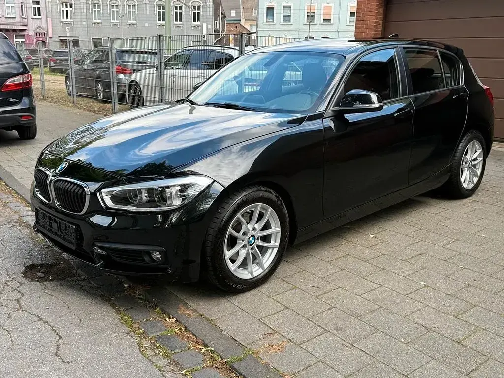 Gebraucht BMW 118 Advantage 136 PS (100 kW) 2019 Schwarz Kleinwagen