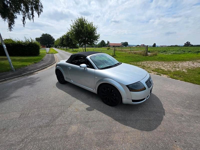 Silber Gebraucht 2000 Audi TT Roadster Cabrio | 3.500 € (Superpreis) - Bild 1/4