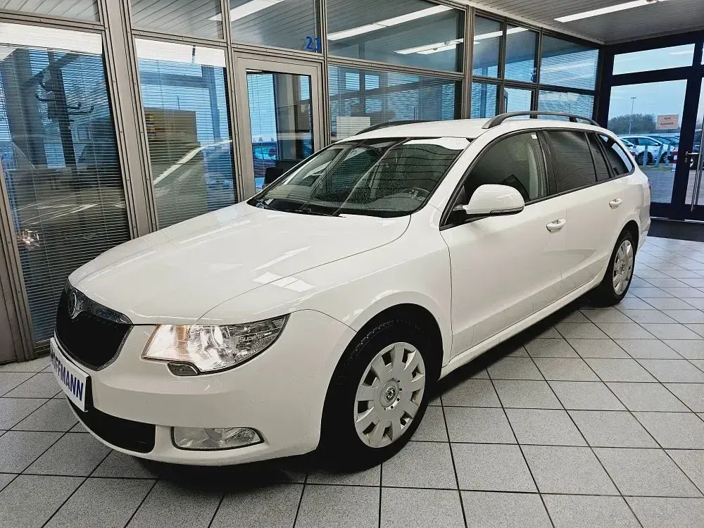 Używany Skoda Superb 125 KM (91 kW) 2012 Biały Kombi