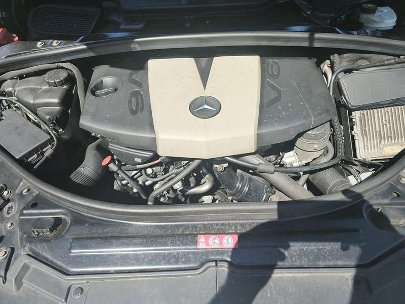 Gebraucht Mercedes R350 265 PS (194 kW) 2012 Schwarz Van / Kleinbus