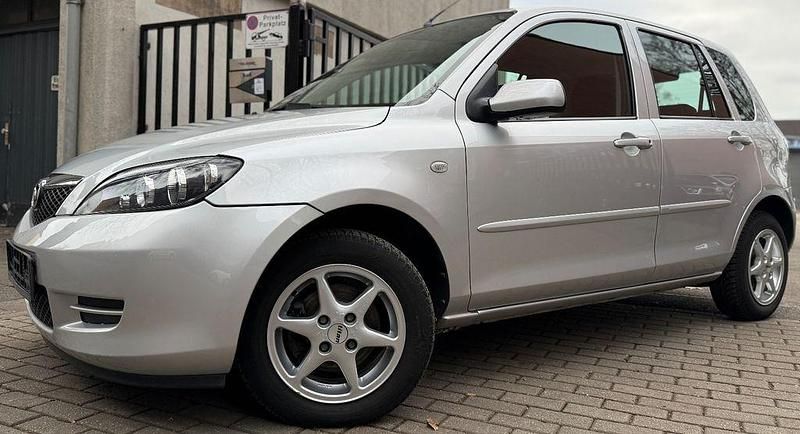 Gebraucht Mazda 2 Active 80 PS (58 kW) 2007 Silber Limousine