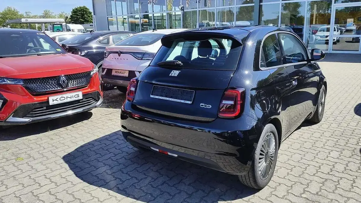 Gebraucht Fiat 500e 86 kW (118 PS) 2023 Onyx schwarz (10n) Kleinwagen