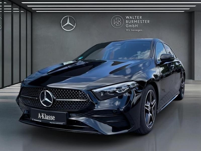 Schwarz Gebraucht 2023 Mercedes A200 Night Kleinwagen | 36.890 € - Bild 1/4