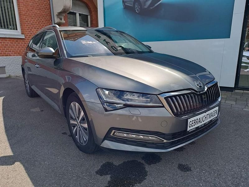 Gebraucht Skoda Superb Style 150 PS (110 kW) 2023 Grau Kombi