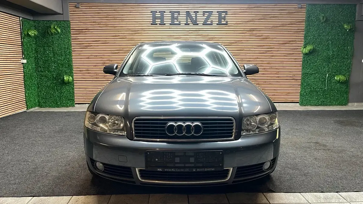 Gebraucht Audi A4 130 PS (95 kW) 2001 Silber Limousine