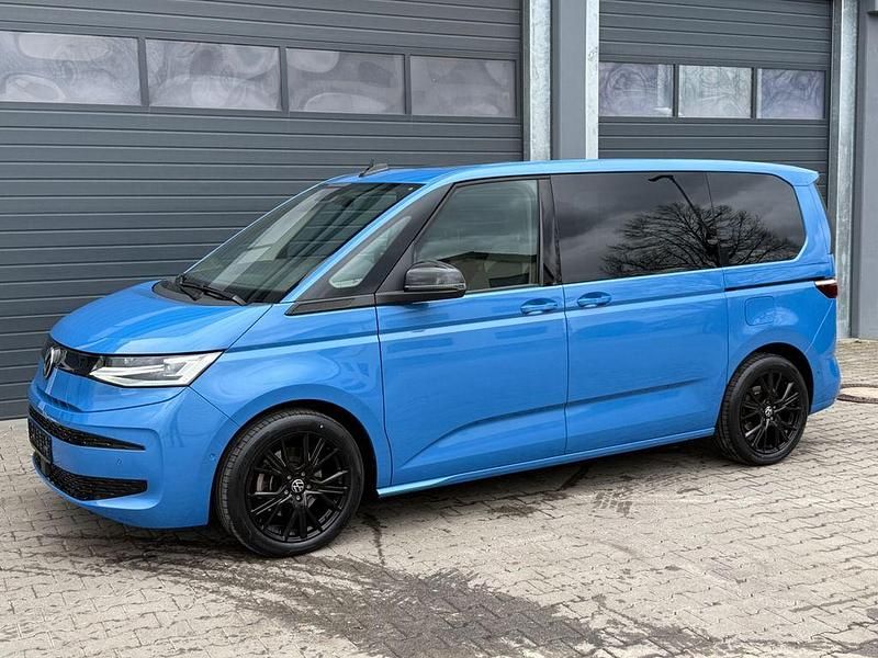 Gebraucht VW Multivan 150 PS (110 kW) 2024 Blau Van
