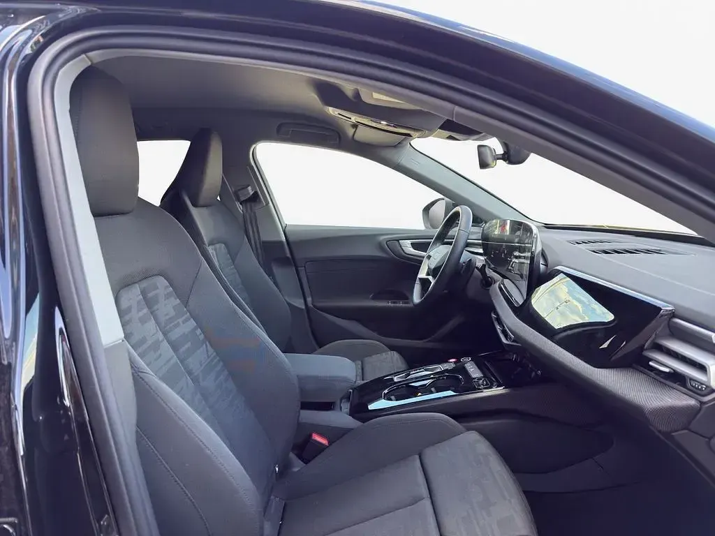 Gebraucht Audi A5 Sport 204 PS (150 kW) 2025 Mythosschwarz metallic Kombi