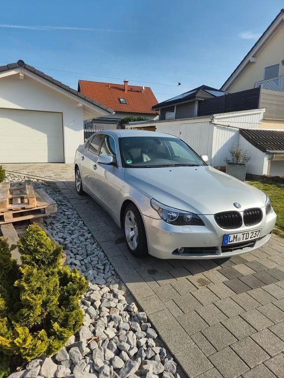 Gebraucht BMW 525 218 PS (160 kW) 2006 Silber Limousine