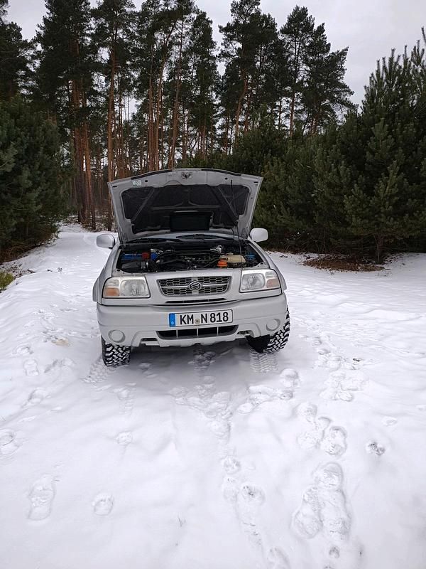 Silber Gebraucht 2004 Suzuki Vitara SUV | 7.500 € - Bild 1/4