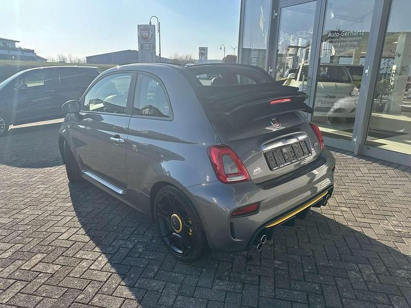 Gebraucht Abarth 595C 165 PS (121 kW) 2022 Colore esterno (record grau) Cabrio