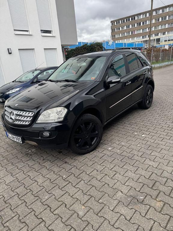 Gebraucht Mercedes ML280 190 PS (139 kW) 2006 Schwarz SUV