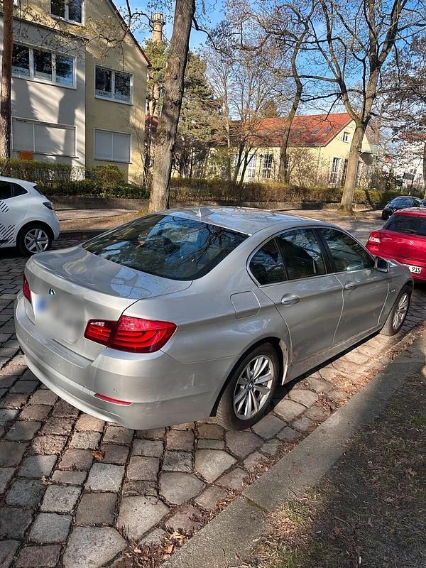 Gebraucht BMW 523 204 PS (150 kW) 2010 Grau Limousine
