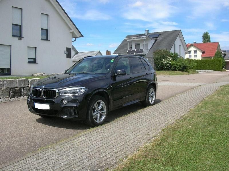 Black sapphire metallic Gebraucht 2016 BMW X5 M Sport SUV | 24.999 € (Guter Preis) - Bild 1/4