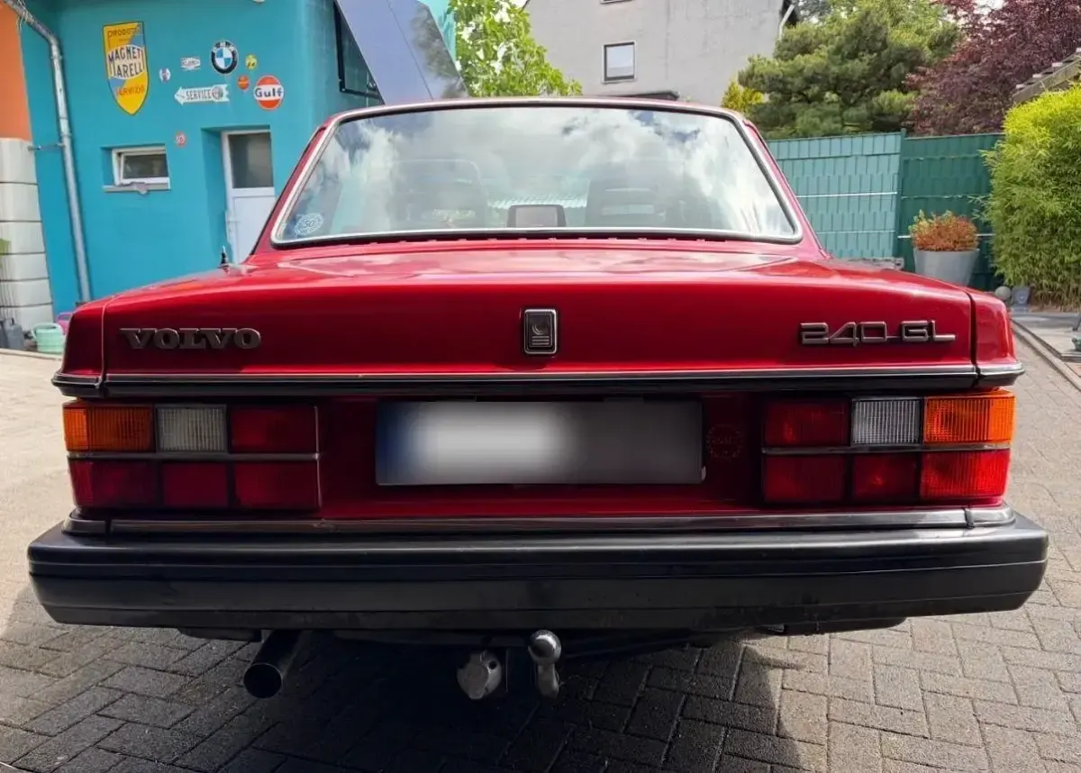 Gebraucht Volvo 240 113 PS (83 kW) 1988 Rot Limousine