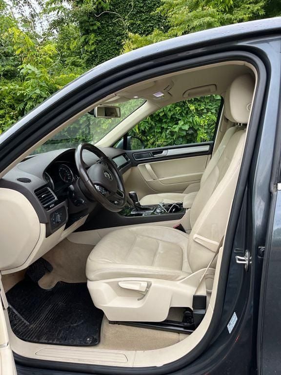 Gebraucht VW Touareg 262 PS (192 kW) 2015 Grau SUV