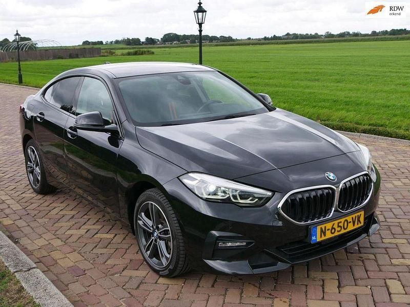 Schwarz Gebraucht 2022 BMW 218 Executive Coupé | 17.302 € - Bild 1/4