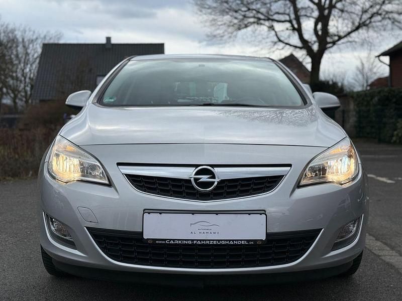 Gebraucht Opel Astra Edition 87 PS (63 kW) 2010 Silber Kleinwagen