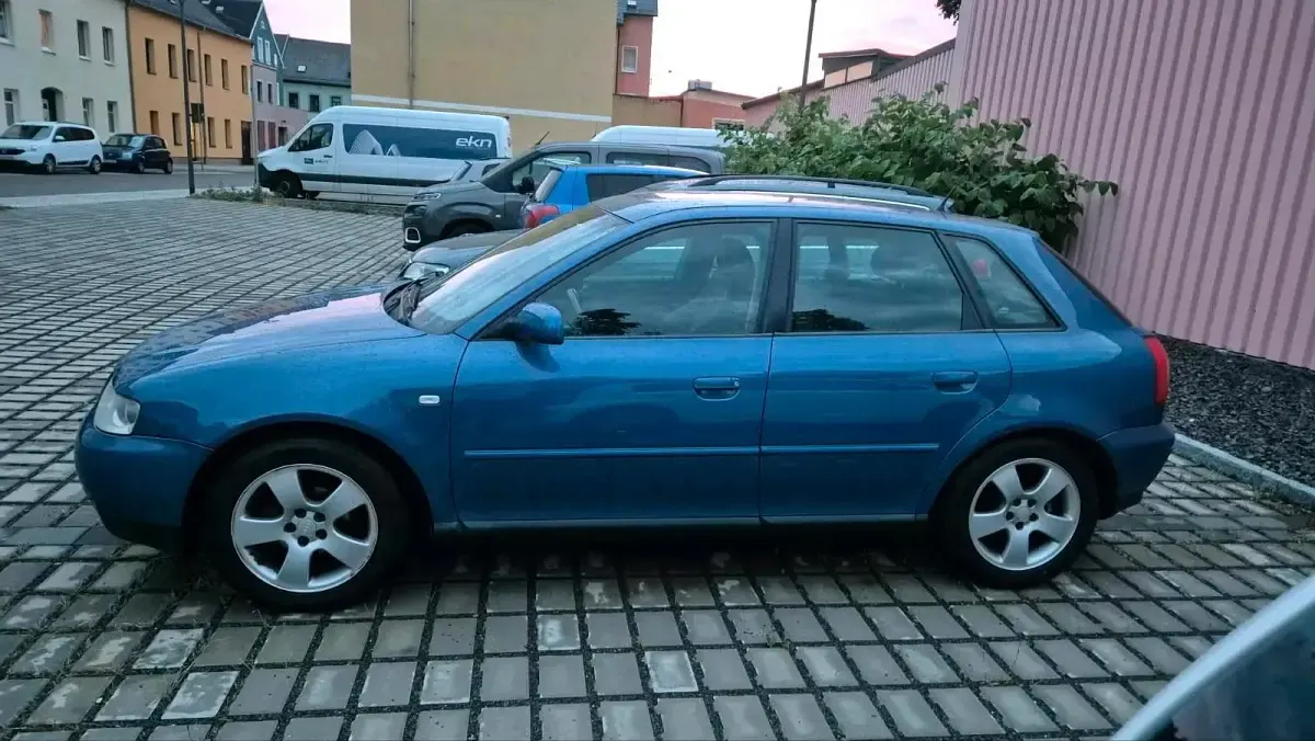 Gebraucht Audi A3 Ambiente 102 PS (75 kW) 2000 Blau Kleinwagen